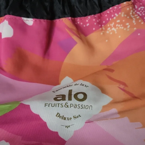 Multicolor Drawstring Makeup Bag - Picture 2 of 4